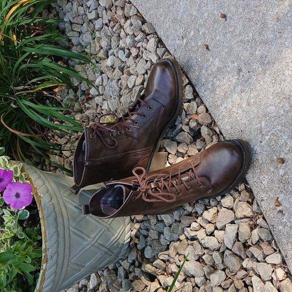 Madden Girl Women's Gamer Lace-Up Boot Size 9. EUC - Picture 12 of 12